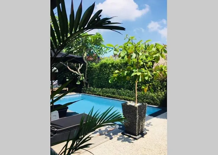 Bloom 4 - 2 King Bedrooms , Sleep 4 Pax, Private Pool, * Seminyak