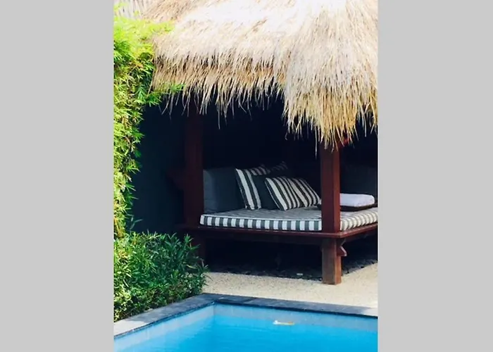 Bloom 4 - 2 King Bedrooms , Sleep 4 Pax, Private Pool,