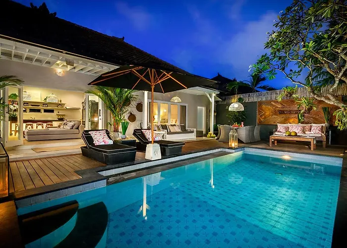 Bloom 4 - 2 King Bedrooms , Sleep 4 Pax, Private Pool, *