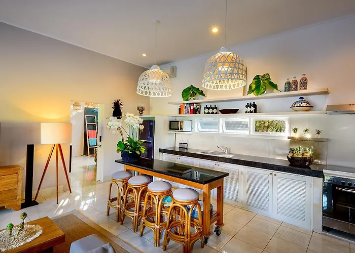 Villa Bloom 4 - 2 King Bedrooms , Sleep 4 Pax, Private Pool,