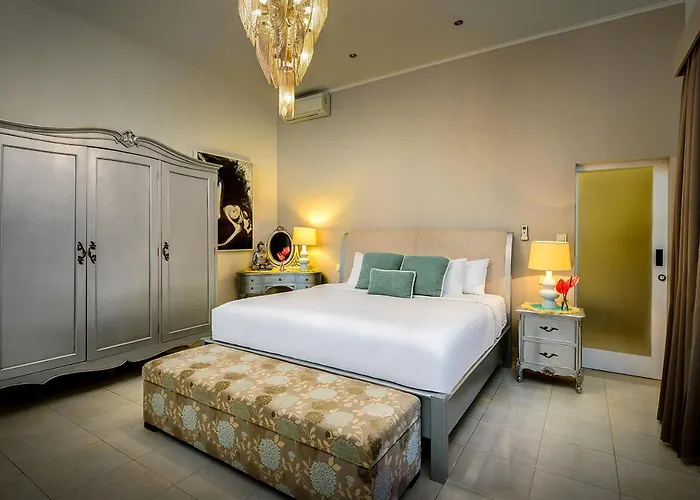 Villa Bloom 4 - 2 King Bedrooms , Sleep 4 Pax, Private Pool, *